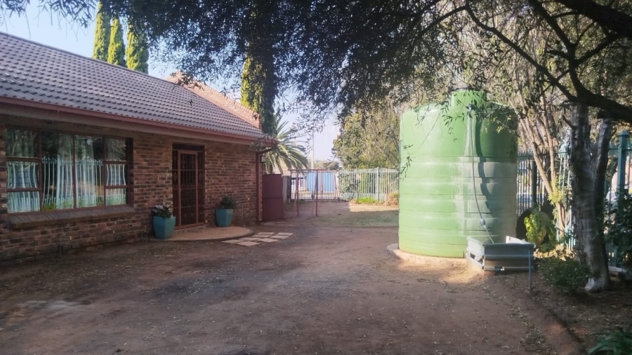 12 Bedroom Property for Sale in Pellissier Free State
